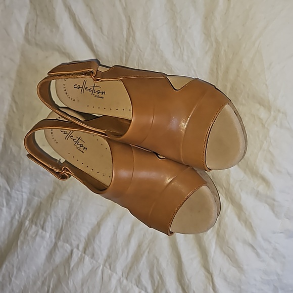 CLARKS s7 “Comfort Collection” cork wedges Leather uppers Neutral color - Picture 6 of 8